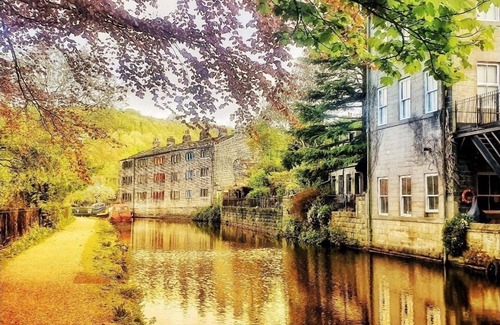 Wadsworth Apartment | Hebden Bridge - House - Sleeps 8 - Pet Friendly