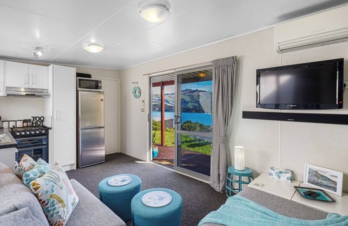 Robinsons Bay Cottage | Hector's Tiny House - Akaroa Holiday Home