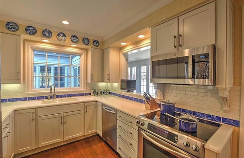 Decatur House | Heidi House-Close to everything 4-bedroom house in delightful Decatur