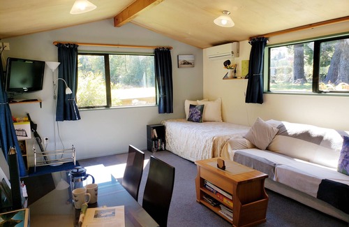 Dunedin Cottage | Height of Dunedin Farm Guesthouse - bonus Welcome Hamper!