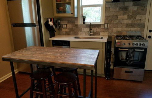 Greater Heights Apartment | Heights best location in town! Charming Houston Heights Guest House Apartment.