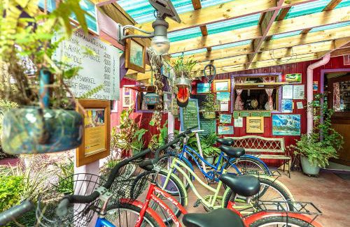 Ha'apiti House | Heimanarii's Lodge - Fare Mahana