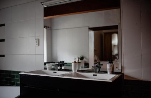 Koelenhof House | Heins Manor House