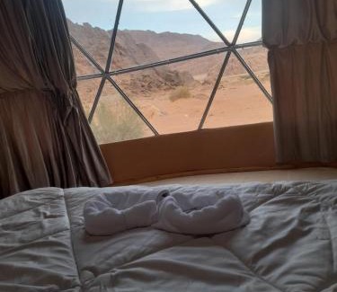 Wadi Rum Bed & Breakfast | Helen Rum Luxury Bubbles & Jeep Tours