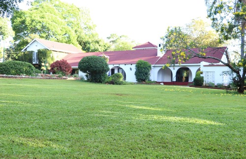 Harare East House | Helensvale House.