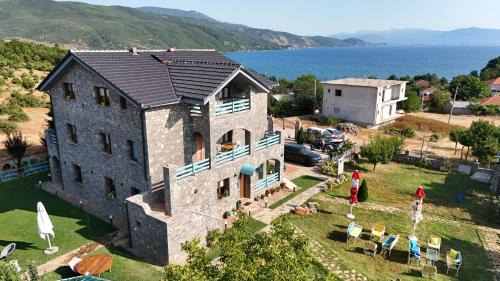 Lin House | Helga's Guesthouse