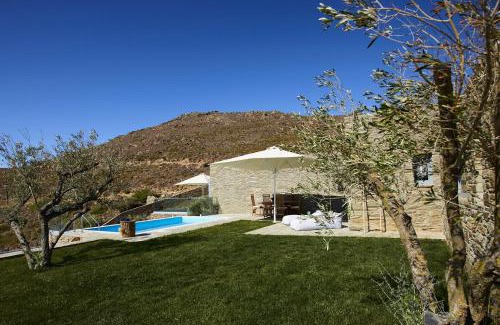 Kato Fellos House | Heliades Villas Suite with private pool