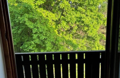 Seebarn Apartment | Helle Ferienwohnung für bis zu Vier Personen mit Balkon