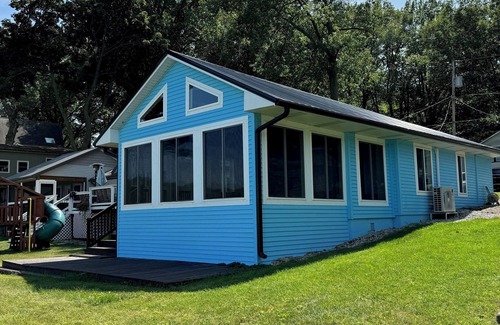 Reading House | Hemlock Lake House - Close to Hillsdale College