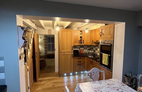 Roos Cottage | Hemlockglade Amazing pet friendly cottage , hot tub ,logburner,enclosed garden ,