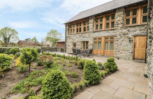 Fairbourne House | Hendoll Barn