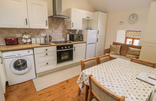 Fairbourne Cottage | HENDOLL COTTAGE 1, pet friendly, with open fire in Fairbourne