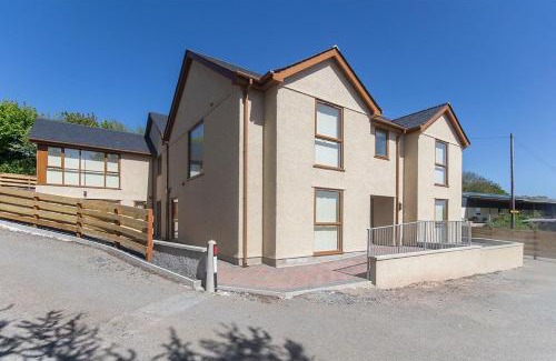 Dulas House | Hendy - Tyddyn Mon