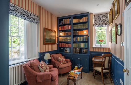 Shrewton House | Henge Estate: 9-10 bedroom Manor House near Stonehenge; (sleeps 5 to 24 people)
