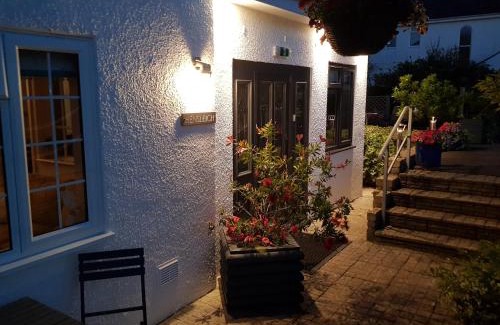 Charmouth Bed & Breakfast | Hensleigh House