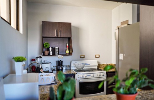 Heredia Apartment | *HEREDIA* |NEAR: AIRPORT & CONVENTION CENTER | 2B APT | NICE BALCONY