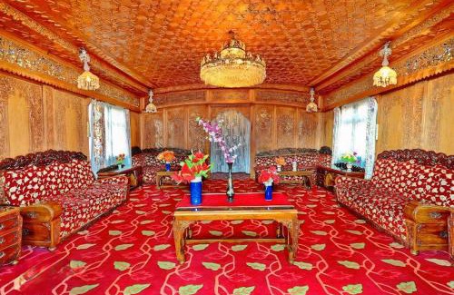 Dal Lake Hotel | Heritage Amina Group Of Houseboats