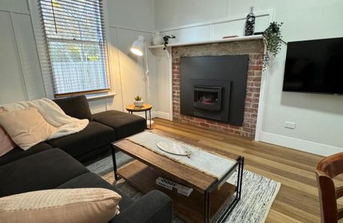 Golden Point House | Heritage Charm, Modern Comfort