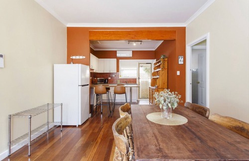 Hamilton Hill House | Heritage Cottage - 2-bedrooms