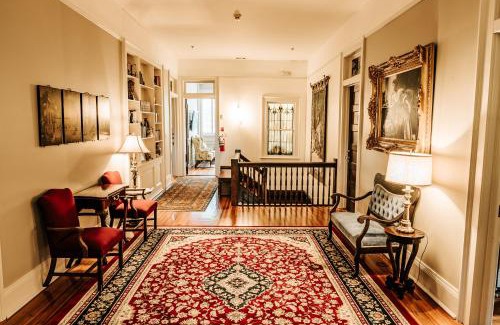 Opelika Bed & Breakfast | Heritage House Bed & Breakfast - Boutique Adults-Only Inn