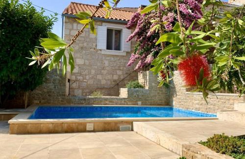 Sutivan Villa | Heritage house Dvor