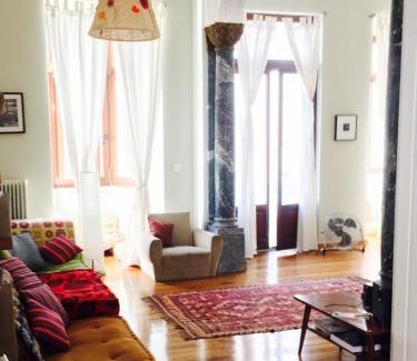 Psirri Apartment | Heritage house in Athens' heart