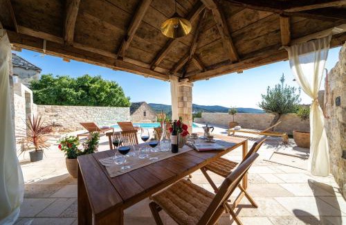 Donji Humac Villa | Heritage Island Escape - Casa Bola- Boutique Retreat