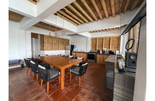 Santa Rosa House | Hermosa Casa Bamboo Con Vistas!