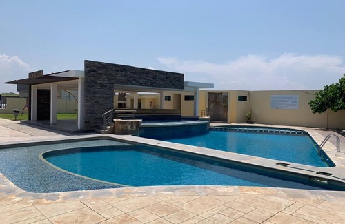 Alvarado House | Hermosa residencia en la playa. Lomas del Sol