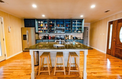 Robinsonville - Tunica House | HERNAND0 HIDEAWAY ENTIRE LAKEHOUSE