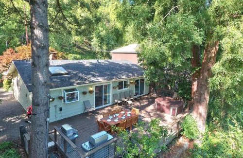 Healdsburg House | Heron House-Complimentary Wine Tasting At Croix Included!