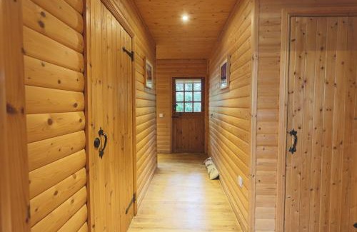 Thurstonfield House | Heron Lodge with Hot-tub