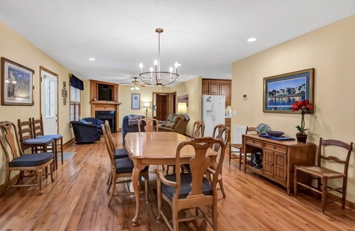 Leesville House | Heron's Flight | Sleeps 6 on Lake Murray