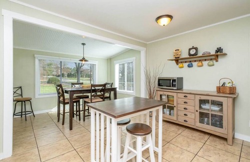Troutman House | Heron’s Landing – Fire-pit, kayaks, & paddle board