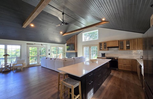 Mountain Cottage | Heron’s Nest: Pet-Friendly Fun! UTV Trails, Game Room, Boat Rentals & More! 🐾🚤