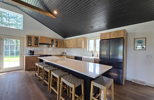 Mountain Cottage | Heron’s Nest: Pet-Friendly Fun! UTV Trails, Game Room, Boat Rentals & More! 🐾🚤