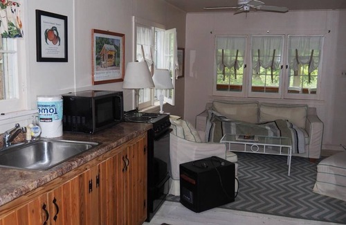 Arcadia Cottage | Herring Creek Cabin!