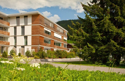 Meierhof Apartment | Herrliche Ferienwohnung mitten in Davos mit Zugang zu Sauna und Pool