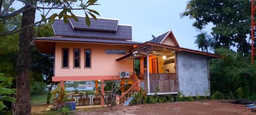 Ban Dung House | Heuan Na Khee