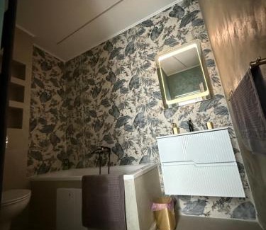 Floresti Apartment | HexHouse Luxury