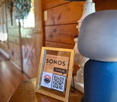Barton House | HGTV Log Cabin near Lake Willoughby, Burke, Jaypeak ang Kingdom Trails