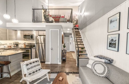 Century West House | HGTV modern luxury condo/Old Mill/Ski/Hot tub