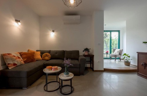 Tolmin House | Hiša Magnolija
