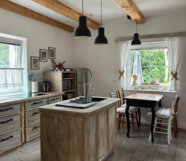 Begunje na Gorenjskem Apartment | Hiša Srečo