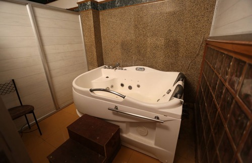 Katra Hotel | Hibis Hotel Devi Grand - Katra