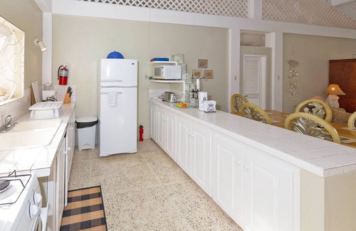 Black Rock Apartment | Hibiscus Heights