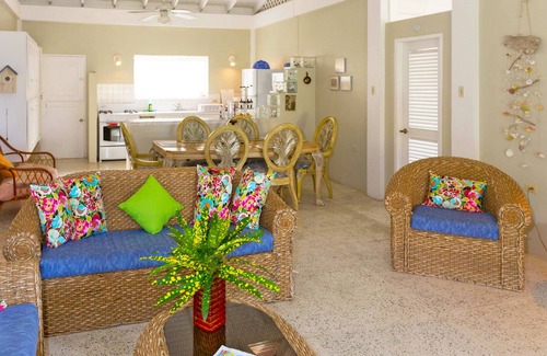 Black Rock Apartment | Hibiscus Heights