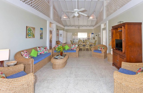 Black Rock Apartment | Hibiscus Heights