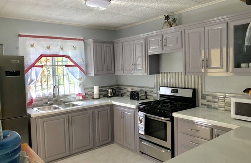 Greenwood House | Hibiscus Place is your home away from home. Entire property is available to you!