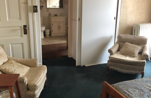 Anaconda Bed & Breakfast | Hickory House Inn
